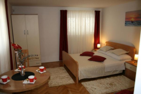 Отель Apartments Josipa  Сплит